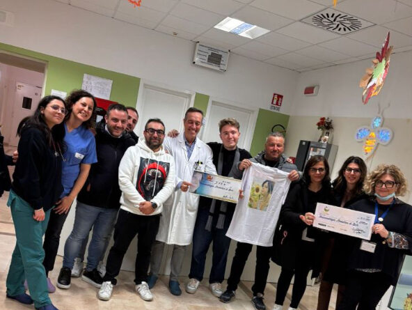 ​Bari:Il Cantante Alfa tra i bambini dell’Oncologico Pediatrico grazie a Daunia Viva e LiberaMente